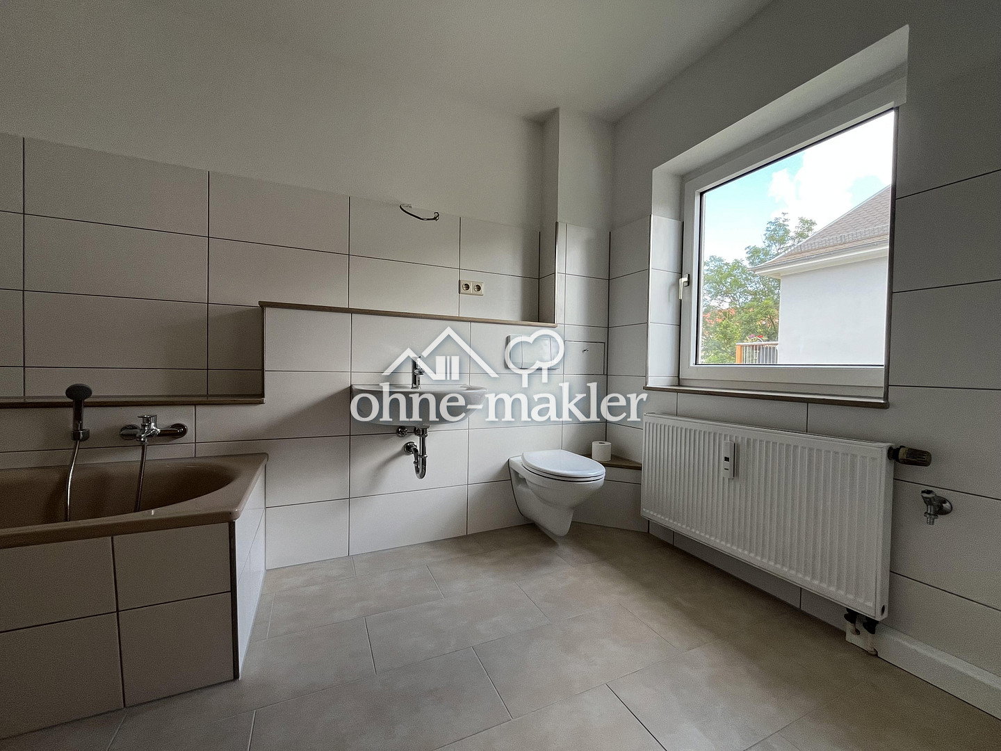Helle 3-ZW mit Badewanne in Zwickau, 8060 Zwickau
