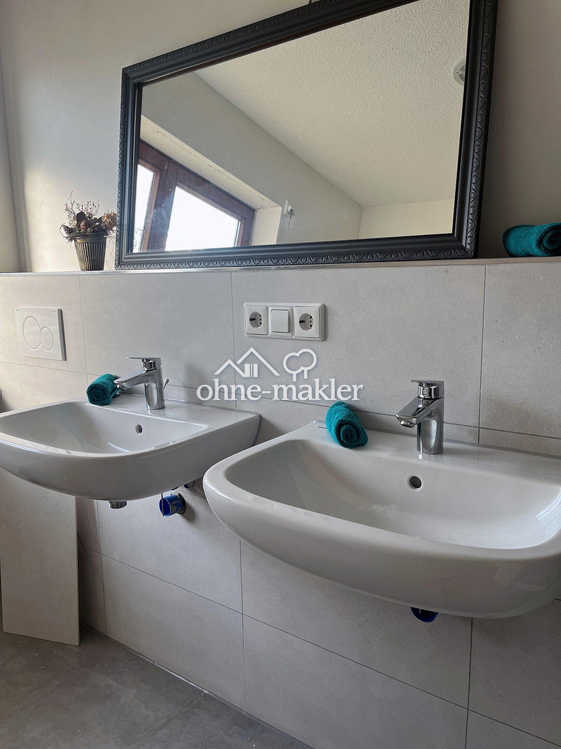 Helle 4-Zimmer-Wohnung mit Balkon Gartenblick, 78244 Gottmadingen
