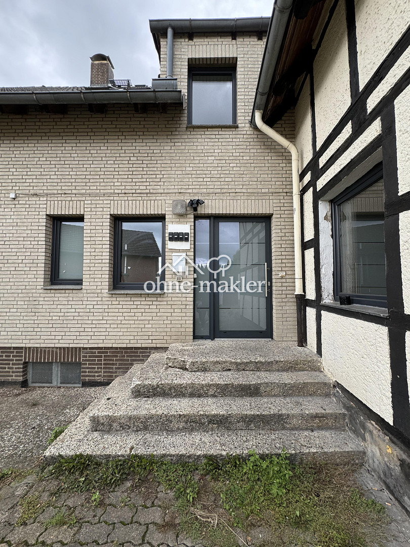 Stilvolles Mehrfamilienhaus mit Ausbaemöglichkeiten in Springe-Völksen, 31832 Springe