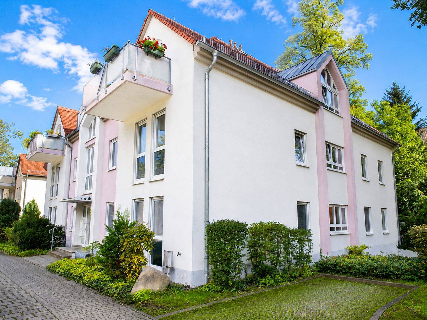 VERMIETETE 3-RAUM WOHNUNG IN BESTLAGE, 1309 Dresden