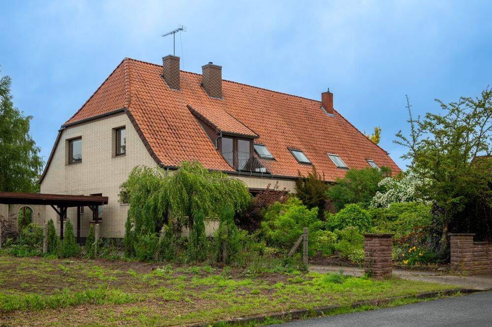 Charmante Doppelhaushäfte mit großen Garten und Potenzial, 27313 Dörverden