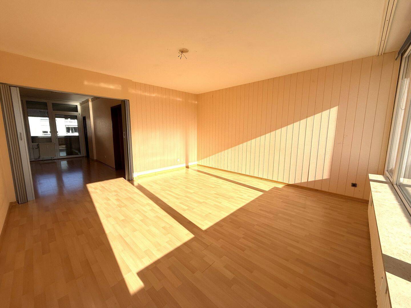 3-Zimmer-Wohnung II Nähe S-Bahn II Süd-Loggia II TG-Stellplatz II ab Sofort Bezugsfrei, 50226 Frechen