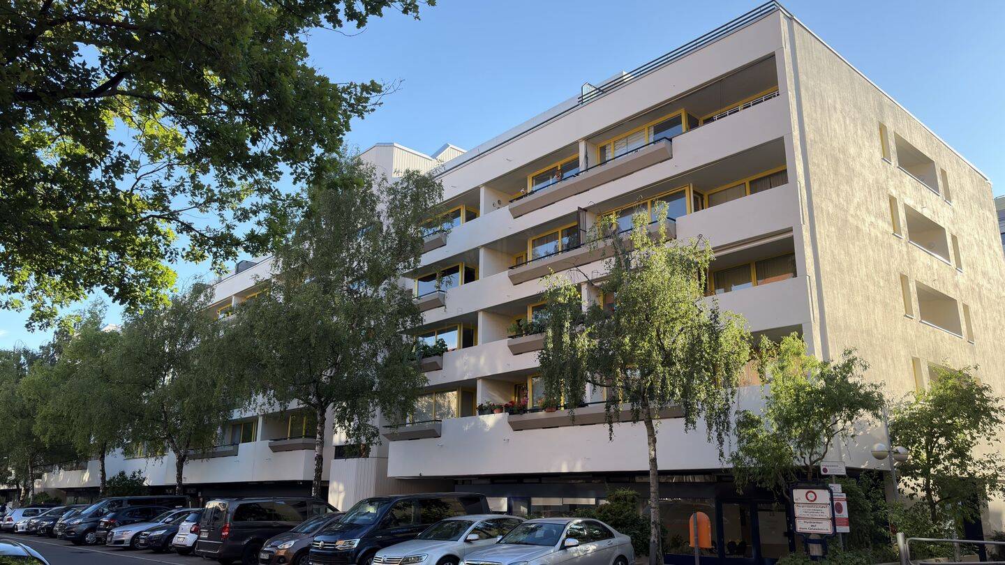 Über den Dächern von Berlin! Lichtdurchflutete Wohnung mit Terrasse & Aufzug für Singles, 14197 Berlin (Steglitz-Zehlendorf Friedenau Wilmersdorf)