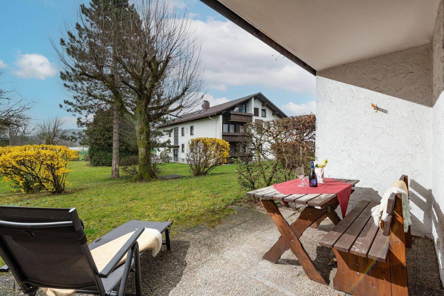1,5 Zimmer Wohnung mit schöner privater Terrasse, Schwimmbad und Sauna, 83080 Oberaudorf