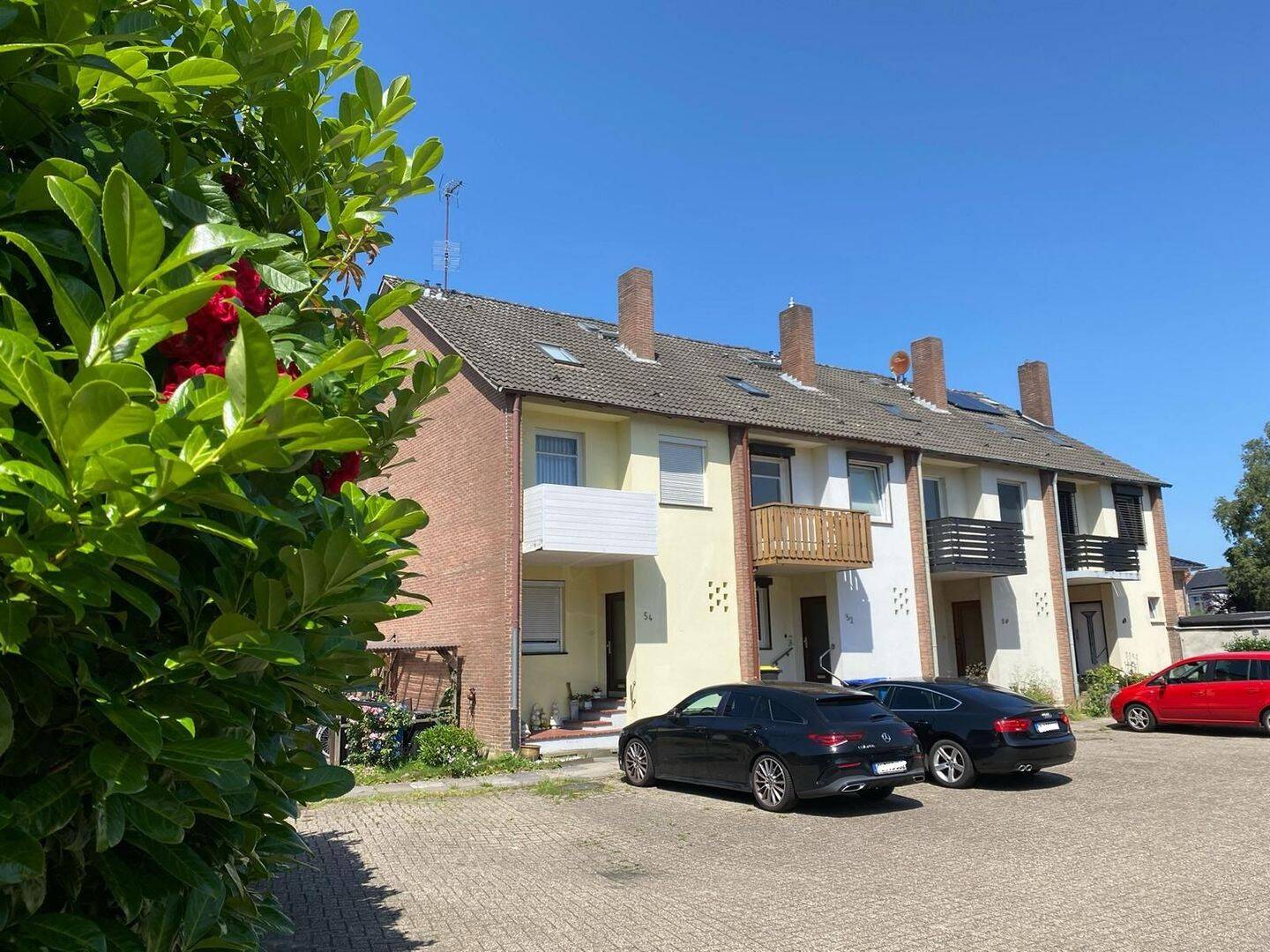 Gepflegtes Reihenmittelhaus mit 6 Zimmern auf einem Hintergrundstück, 26133 Oldenburg (Oldb) (Kreyenbrück)