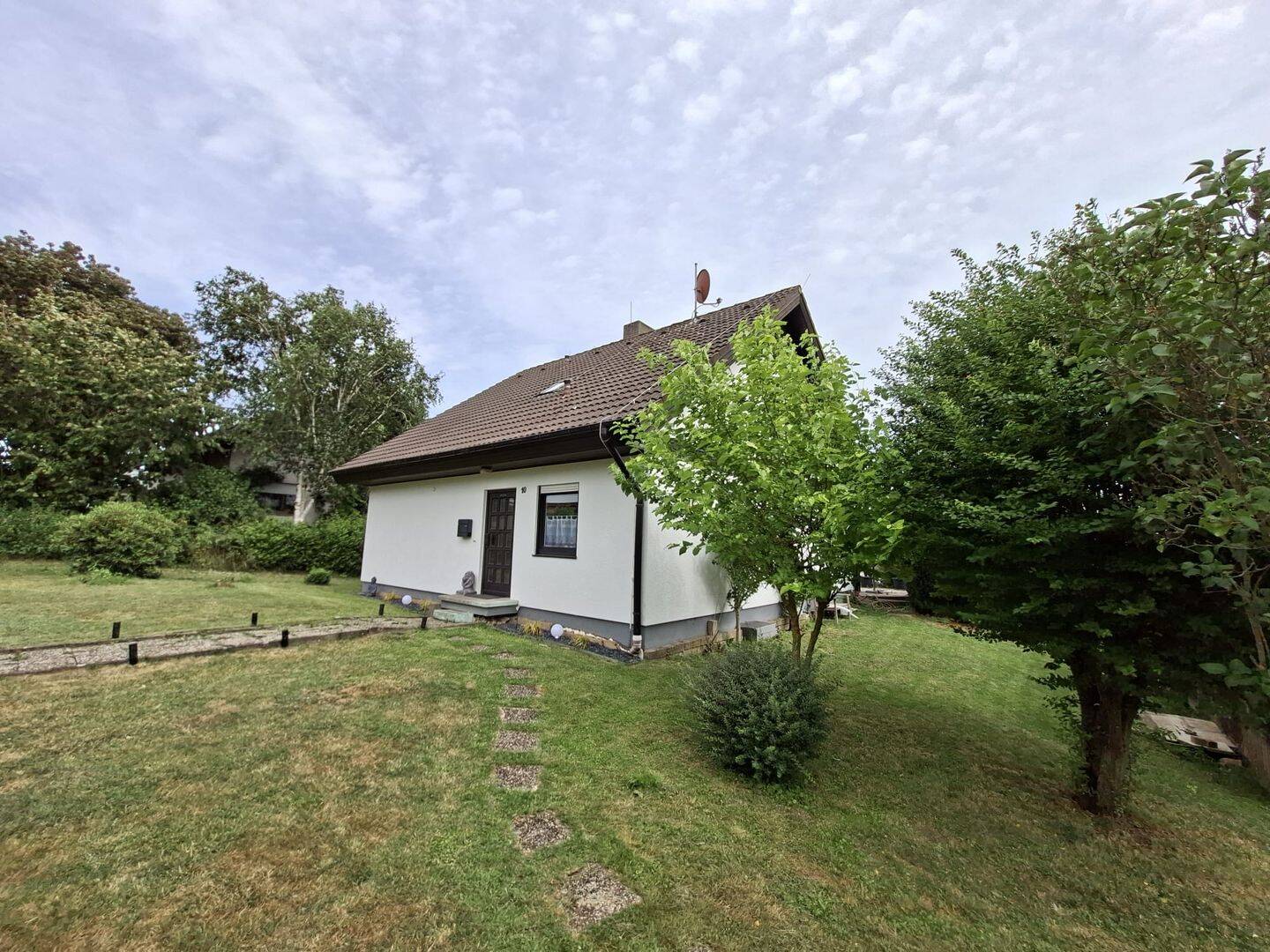 Wohnen und Arbeiten unter einem Dach, Großes Wohnhaus in Lettenreuth, 96247 Michelau i. OFr.