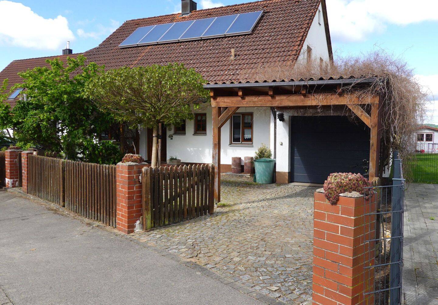 Sehr schön gelegenes, hochwertiges Einfamilienhaus in ruhiger und sonniger Lage – Bezug kurzfristig möglich, 91586 Lichtenau