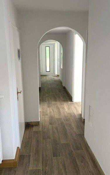Eigener Garten, Einbauküche, renovierte 5-Zimmer-Wohnung sucht nette Nachmieter, 91413 Neustadt a.d. Aisch