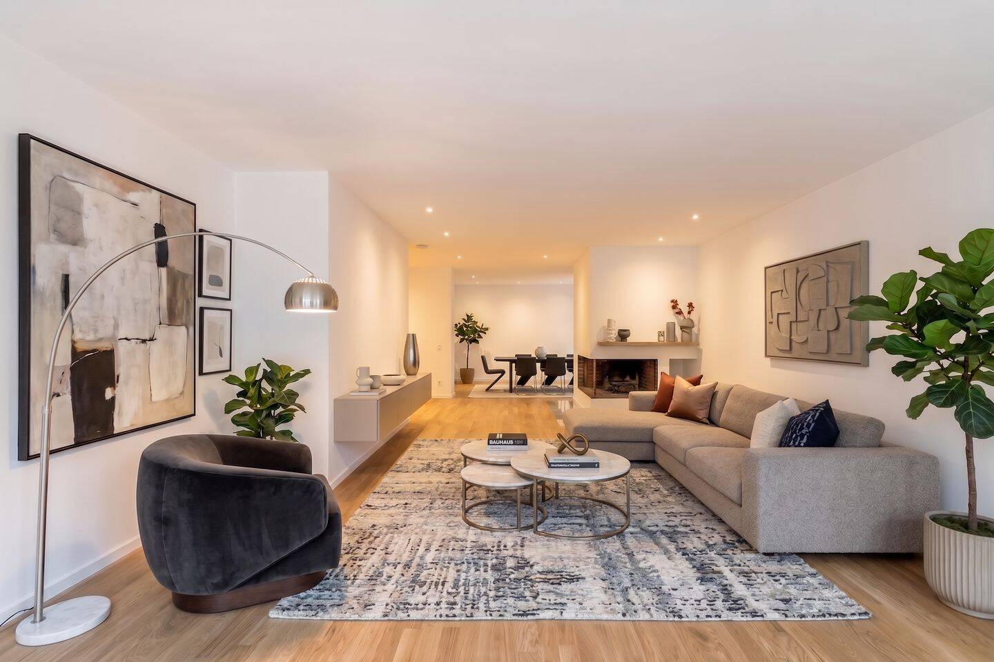 Erstbezug nach Kernsanierung – Exklusive Gartengeschosswohnung an der St. Emmeramsmühle, 81925 München (Bogenhausen)