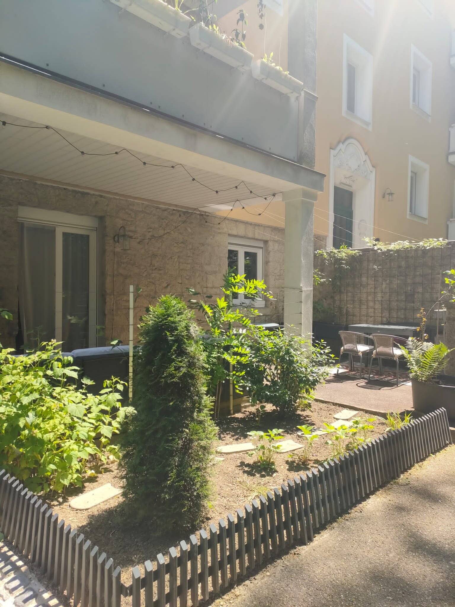 Helle 2,5 Zimmer-Souterrain-Wohnung mit Festungsblick, 97082 Würzburg (Altstadt Heidingsfeld Steinbachtal Zellerau)