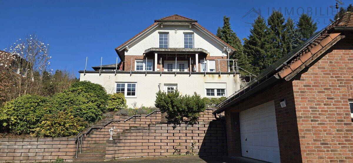 GROSSES EINFAMILIENHAUS MIT EINLIEGERWOHNUNG UND DOPPELGARAGE RUHIG GELEGEN AM RAND DER INNENSTADT, 42499 Hückeswagen