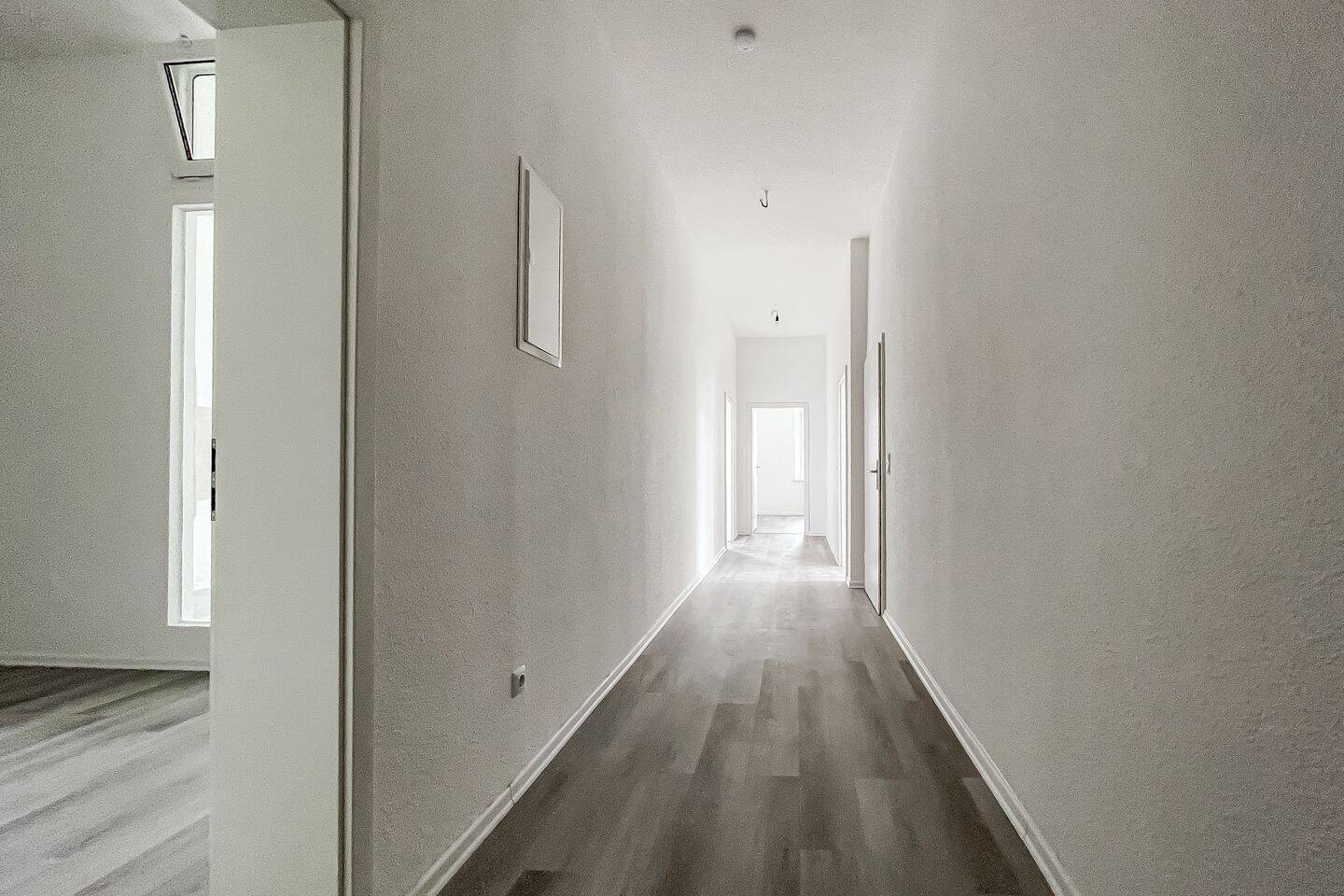 2,5 Zimmer – vollständig saniert – Erstbezug – Einkaufszentrum, 45128 Essen (Südostviertel Südviertel)