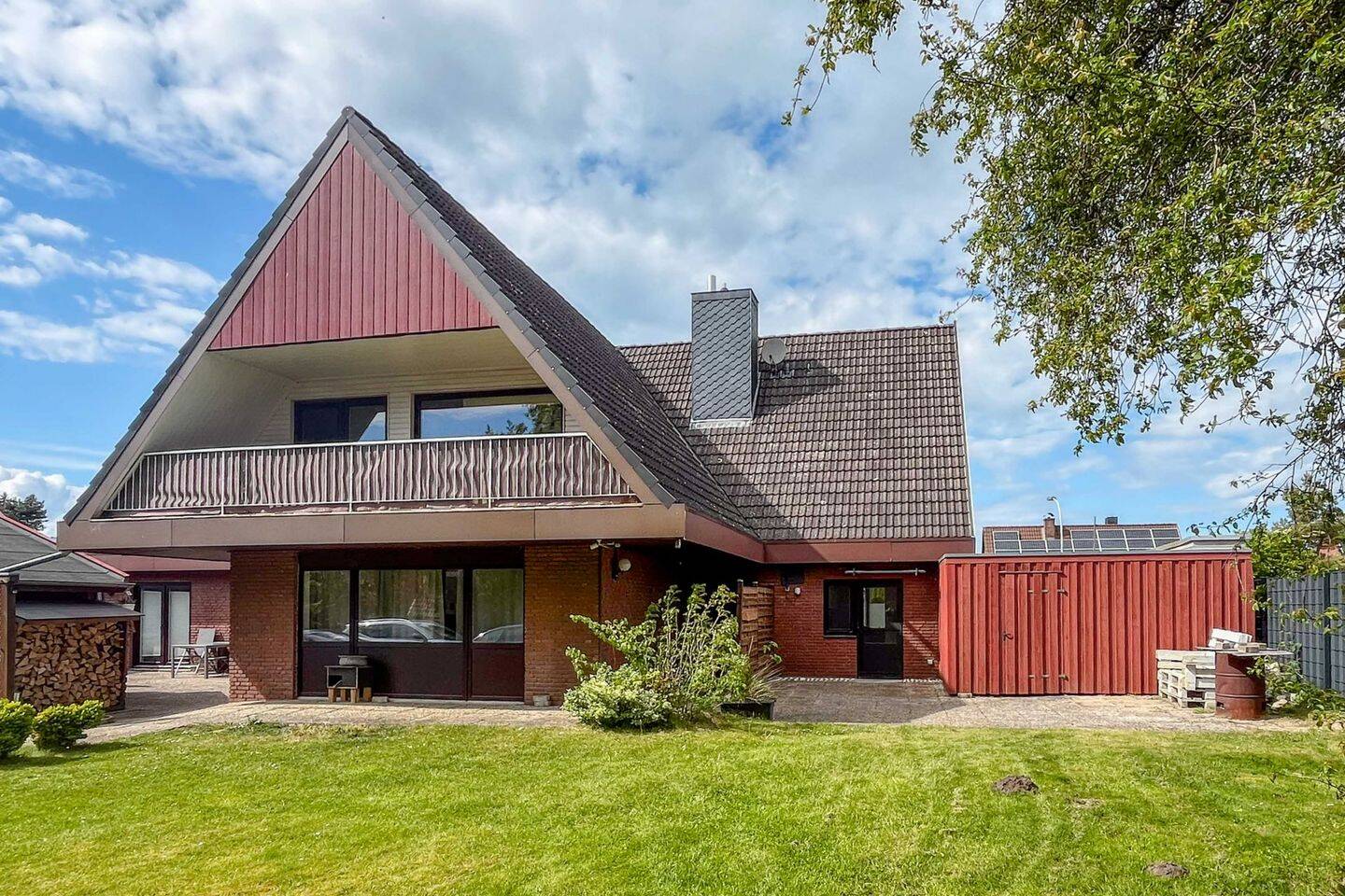 Gepflegtes Mehrfamilienhaus mit 5 Wohneinheiten in Barsbek, 24217 Barsbek