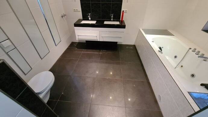 Haus mit 470 qm Wohnfläche zu vermieten, 60488 Frankfurt am Main (Hausen Praunheim Rödelheim)