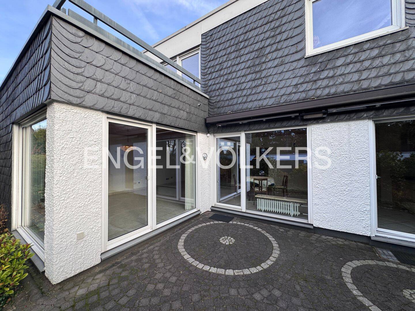 Stilvoll wohnen mit Aussicht – Reihenhaus mit Sauna und Garage, 42781 Haan