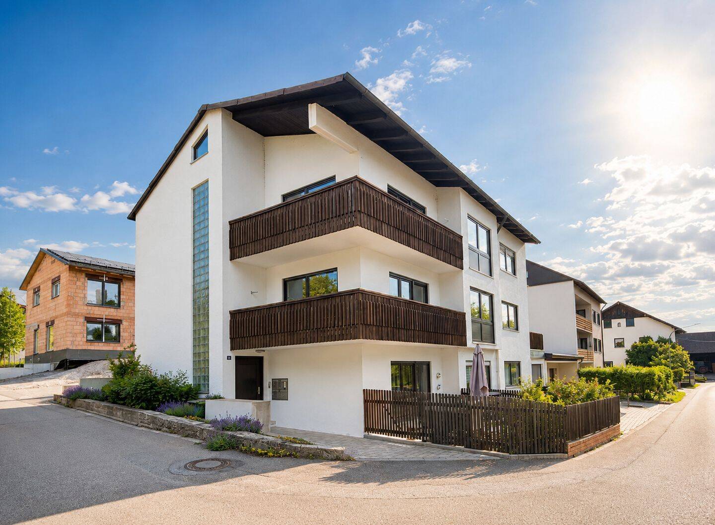 Mehrfamilienhaus mit fünf Wohneinheiten und Eigennutzungsoption in Regensburg-Oberisling, 93053 Regensburg (Galgenberg Kasernenviertel Kumpfmühl-Ziegetsdorf-Neuprüll Oberisling-Graß)