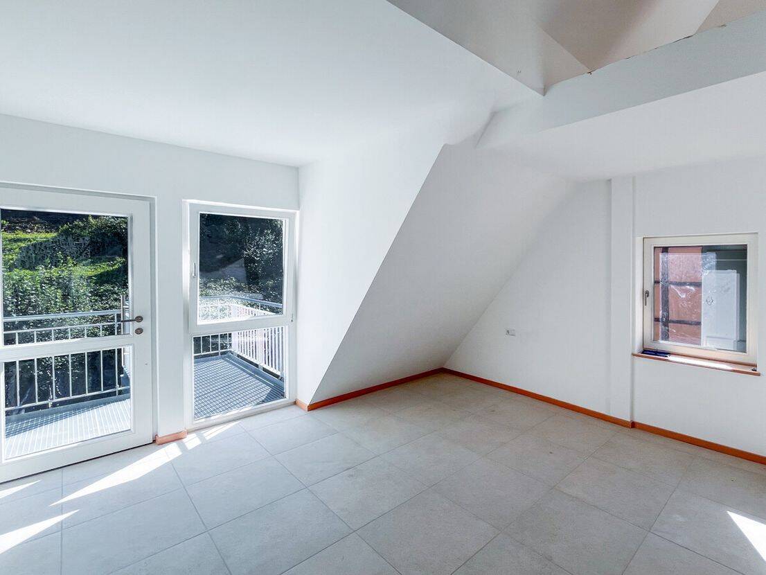 Exklusive 1-Zimmer Dachgeschosswohnung mit Blick auf das Kloster Maulbronn, 75433 Maulbronn