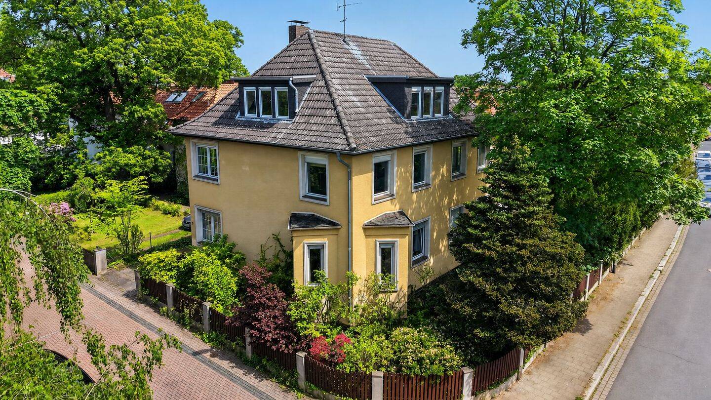 Großzügige Villa in Braunschweig – Raum für Privatsphäre und Visionen, 38124 Braunschweig (Braunschweig Heidberg Leiferde Melverode Stöckheim)