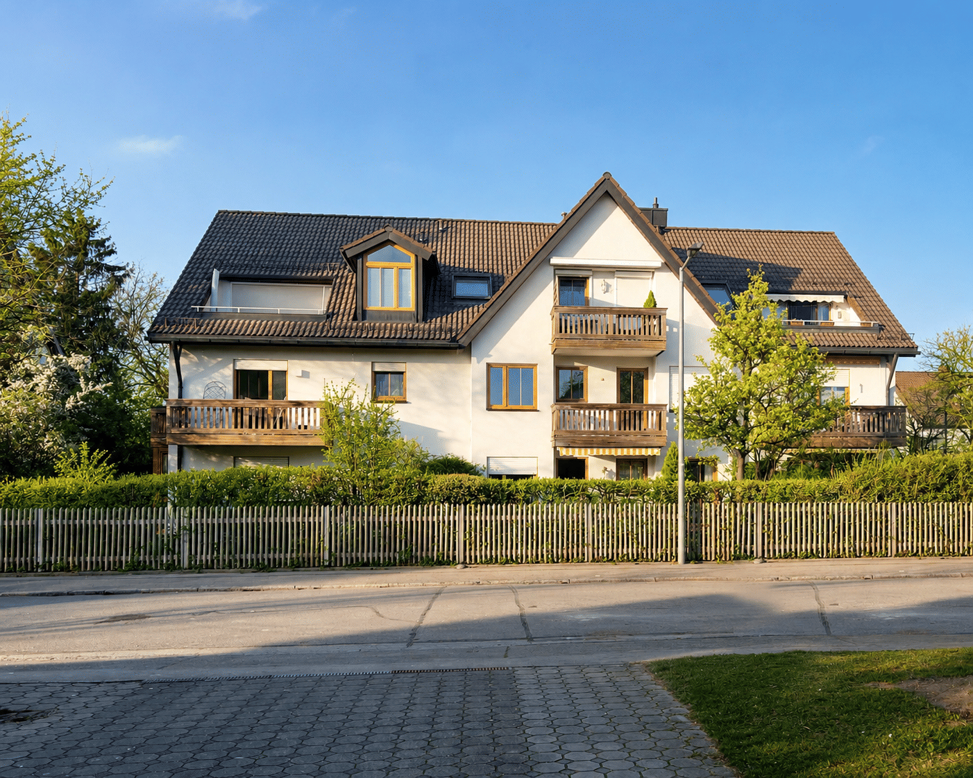 Charmante 2-Zimmer-Wohnung mit sonnigem Balkon in gepflegter Wohnanlage in München-Trudering, 81825 München (Berg am Laim Trudering-Riem)