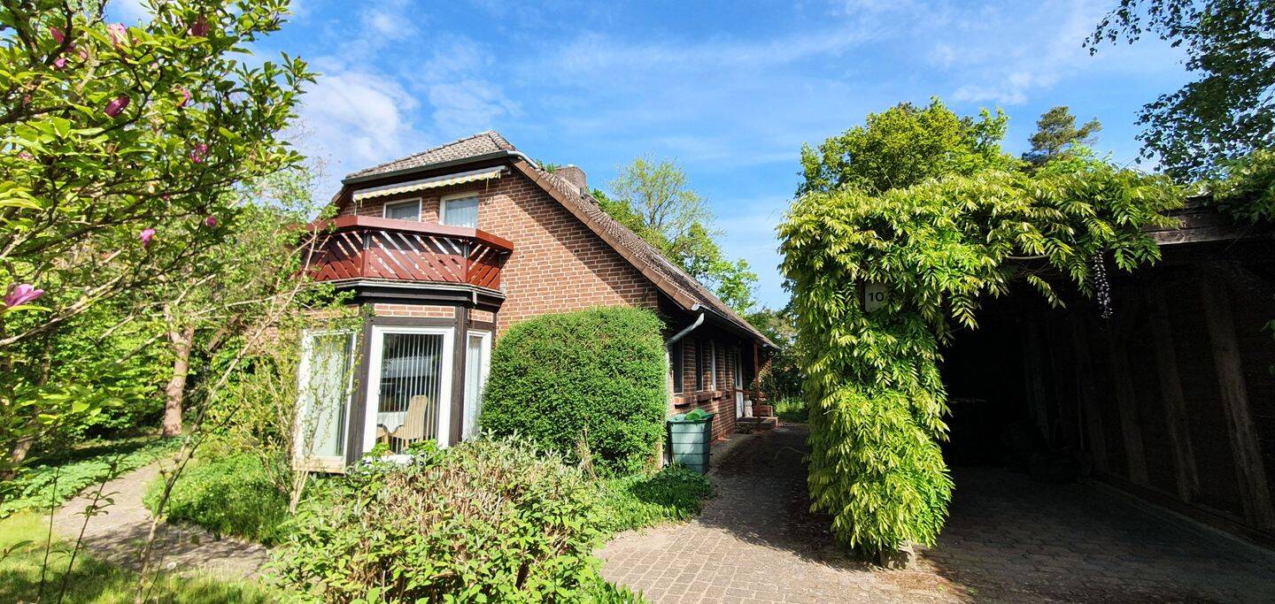 Sehr gepflegt und geräumig in ruhiger, bevorzugter Lage * 2 Küchen, 2 Bäder, Carport, Terrasse, Balkon, 2 Gartenteiche, 29475 Gorleben