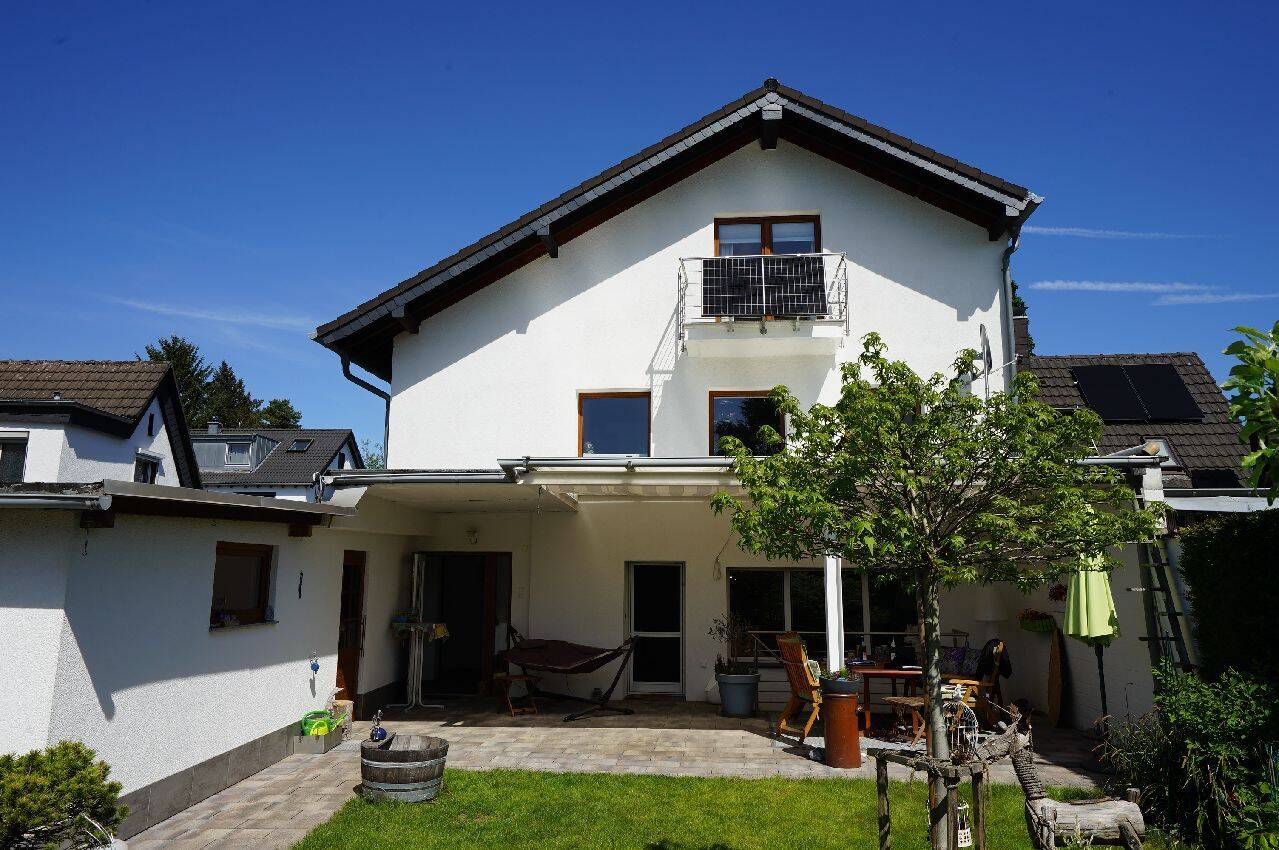 Großzügige Doppelhaushälfte mit Anbau und Garage auf Westgrundstück in Leverkusen-Schlebusch, 51375 Leverkusen (Schlebusch)