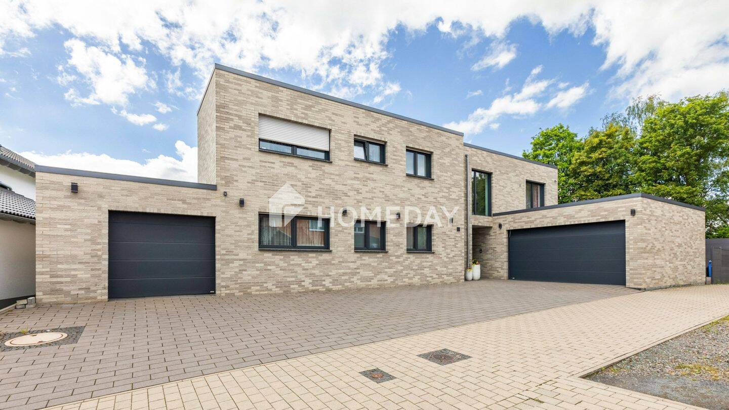 Elegante Familienresidenz mit Einliegerwohnung und hochwertiger Ausstattung in Löhnberg, 35792 Löhnberg