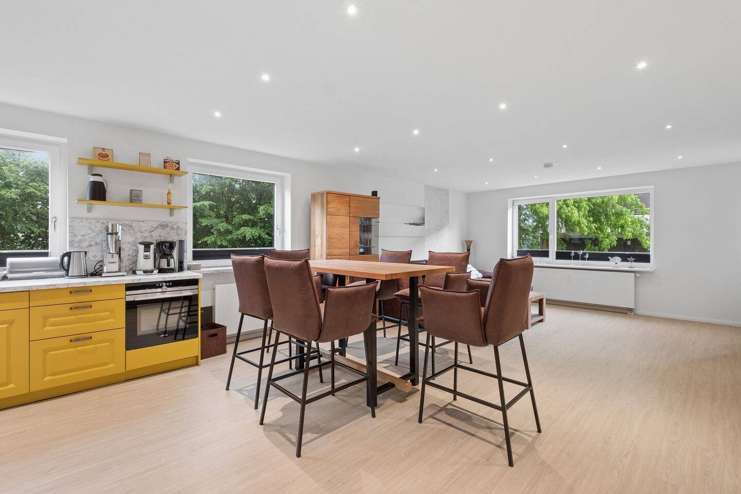 Wohnen an der Ostsee – Modernisierte Eigentumswohnung mit Balkon, Garage und Swimmingpool, 23669 Timmendorfer Strand
