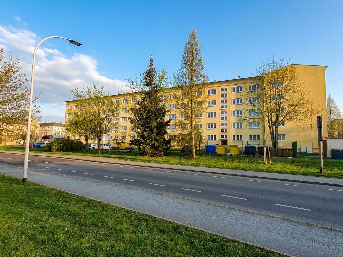 Dein Traumangebot: 3 Zimmer, Balkon & Stellplatz, 2763 Zittau