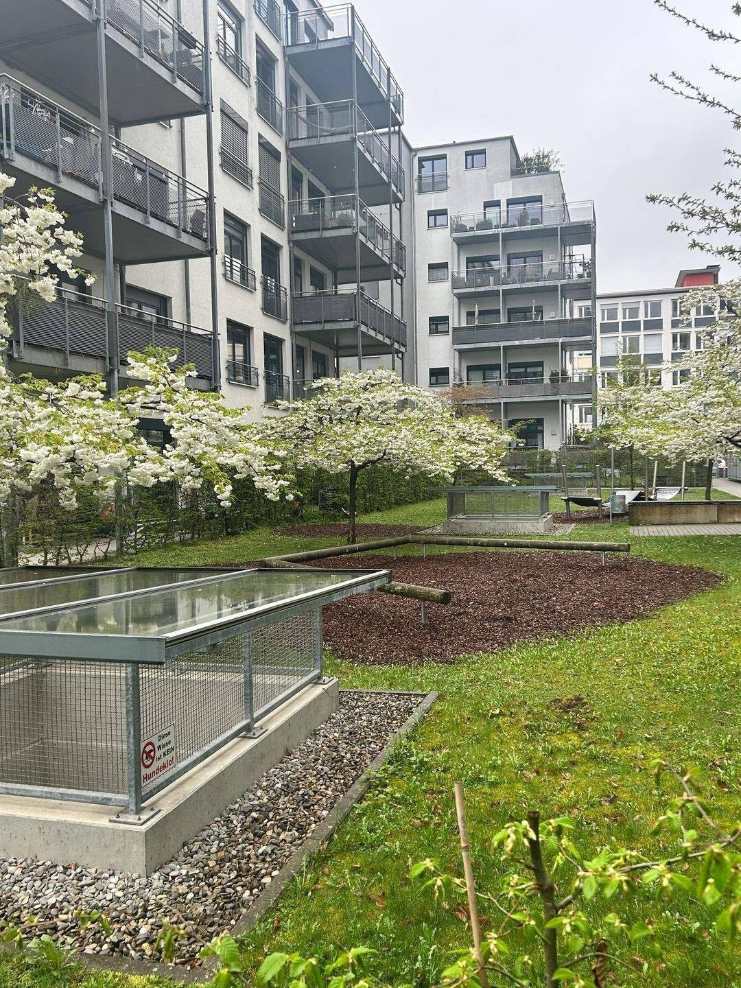 Zentrale Lage: Sehr schöne sonnige, ruhige luxuriöse 3-Zimmer-Wohnung mit 2 Terrassen und Gärten, KFZ-Stellplatz, 90478 Nürnberg (Dutzendteich Gleißhammer Glockenhof Sankt Peter Zerzabelshof)