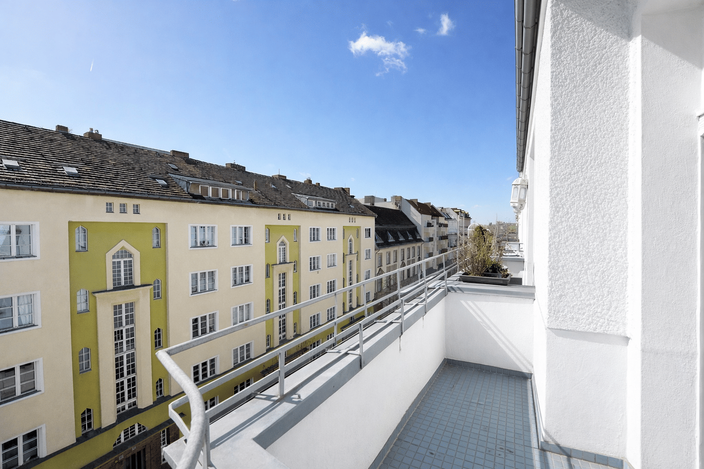 Renovierte 2,5-Zimmer-Altbauwohnung mit Südbalkon und bezugsfrei! (WE 46), 13359 Berlin (Mitte)