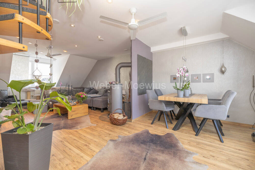 Modernisiertes Mehrfamilienhaus mit 4 Wohneinheiten (z.T. vermietet), schönem Garten und Zierteich, 51147 Köln (Porz)