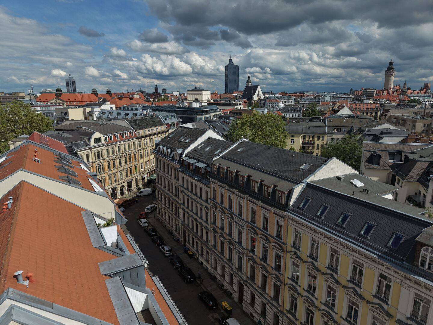 Gottschedstraße: Wohnen, wo Leipzig sich trifft – bezugsfrei, 3 Zimmer, Dachloggia, Aufzug, Parkett, 4109 Leipzig (Zentrum Zentrum-Nord Zentrum-West)