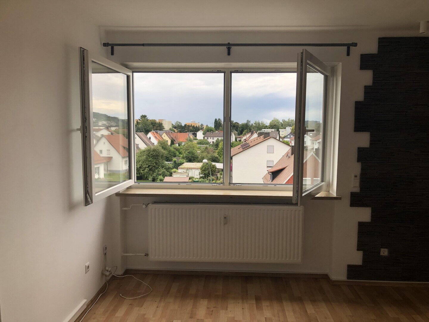Vermietete, modernisierte 4,5-Zimmer-Wohnung mit Balkon und EBK in Landshut, 84032 Landshut (Industriegebiet Wolfgang)