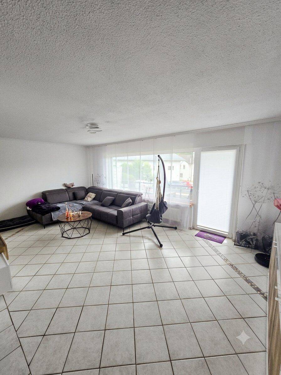 Helle 2-Zimmer-Wohnung mit Balkon, Einbauküche & Stellplatz in der Nähe vom HDZ, 32545 Bad Oeynhausen