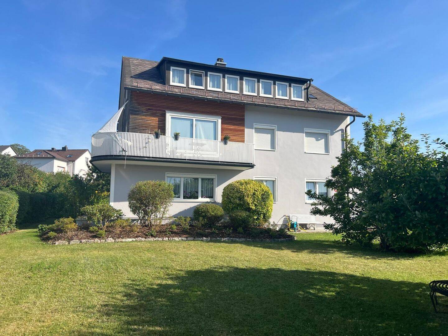Großzügige 4-Zimmer-Wohnung mit Balkon & Garage in Hof, 95030 Hof (Epplas Innenstadt Osseck Unterkotzau Wölbattendorf)
