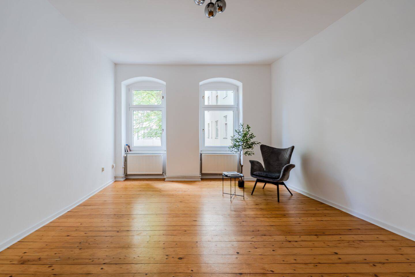 Heller Altbau mit schicken Dielen – provisionsfrei, 10553 Berlin (Mitte Moabit)