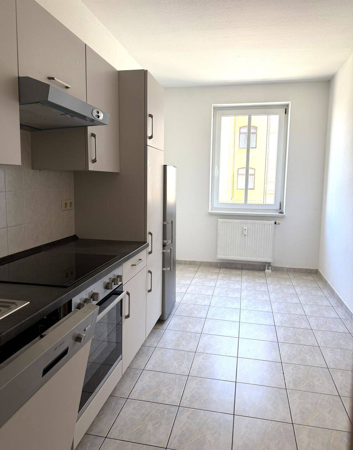 WG-geeignet mit Einbauküche und Balkon, 39106 Magdeburg (Alte Neustadt)