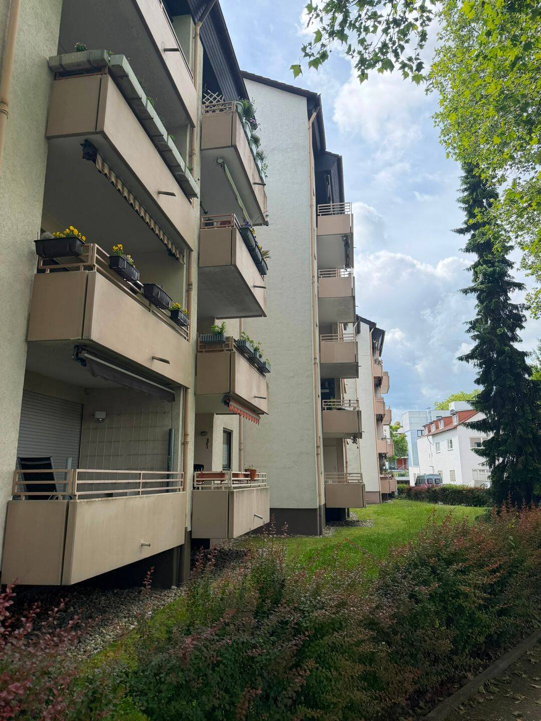 3,5 Zimmer Wohnung mit 2 Balkone und Aufzug, 76227 Karlsruhe (Durlach Hohenwettersbach Stupferich)