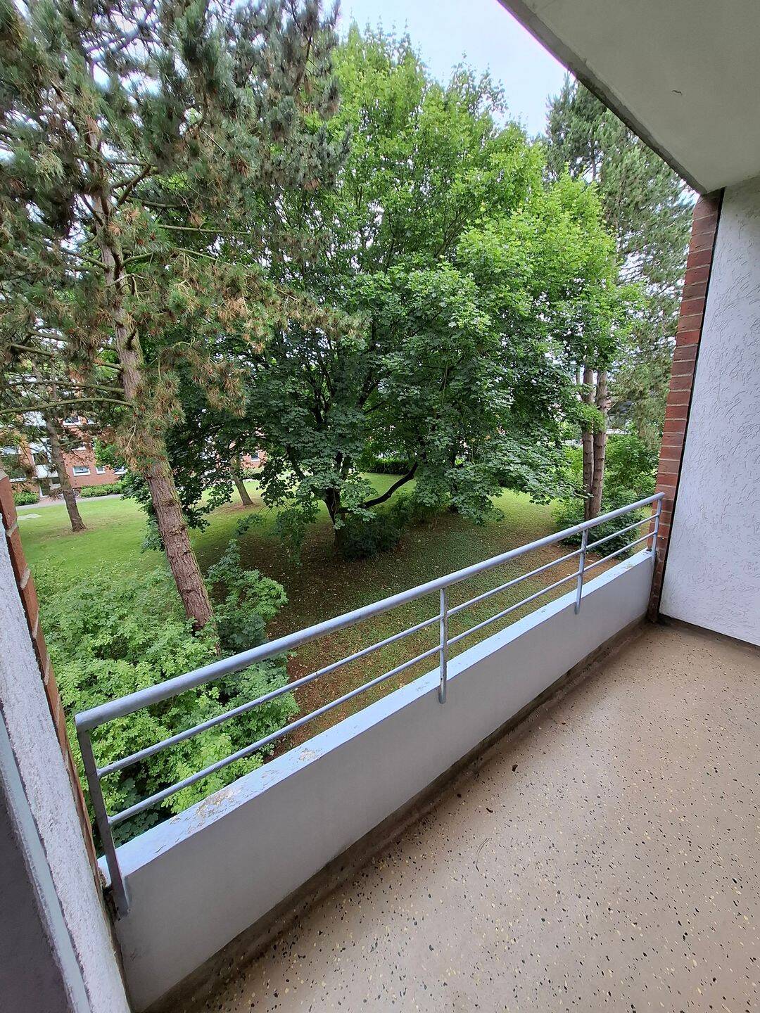 Renovierte 2-Zimmerwohnung mit Balkon in Buntekuh, 23558 Lübeck (Buntekuh Sankt Lorenz Nord Sankt Lorenz Süd)