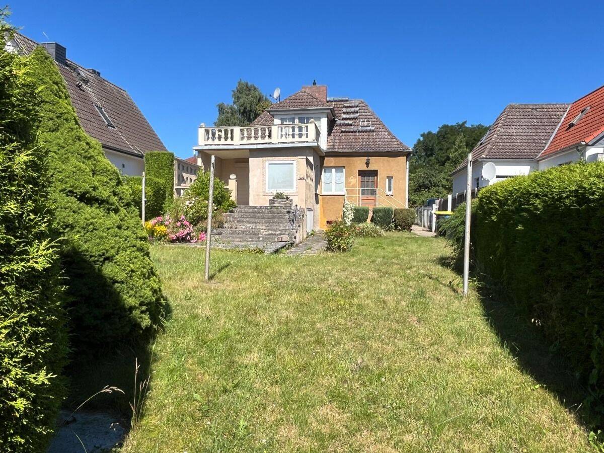 Am Stadtrand: Markantes Sanierungsobjekt unweit des Teterower Sees…., 17166 Teterow