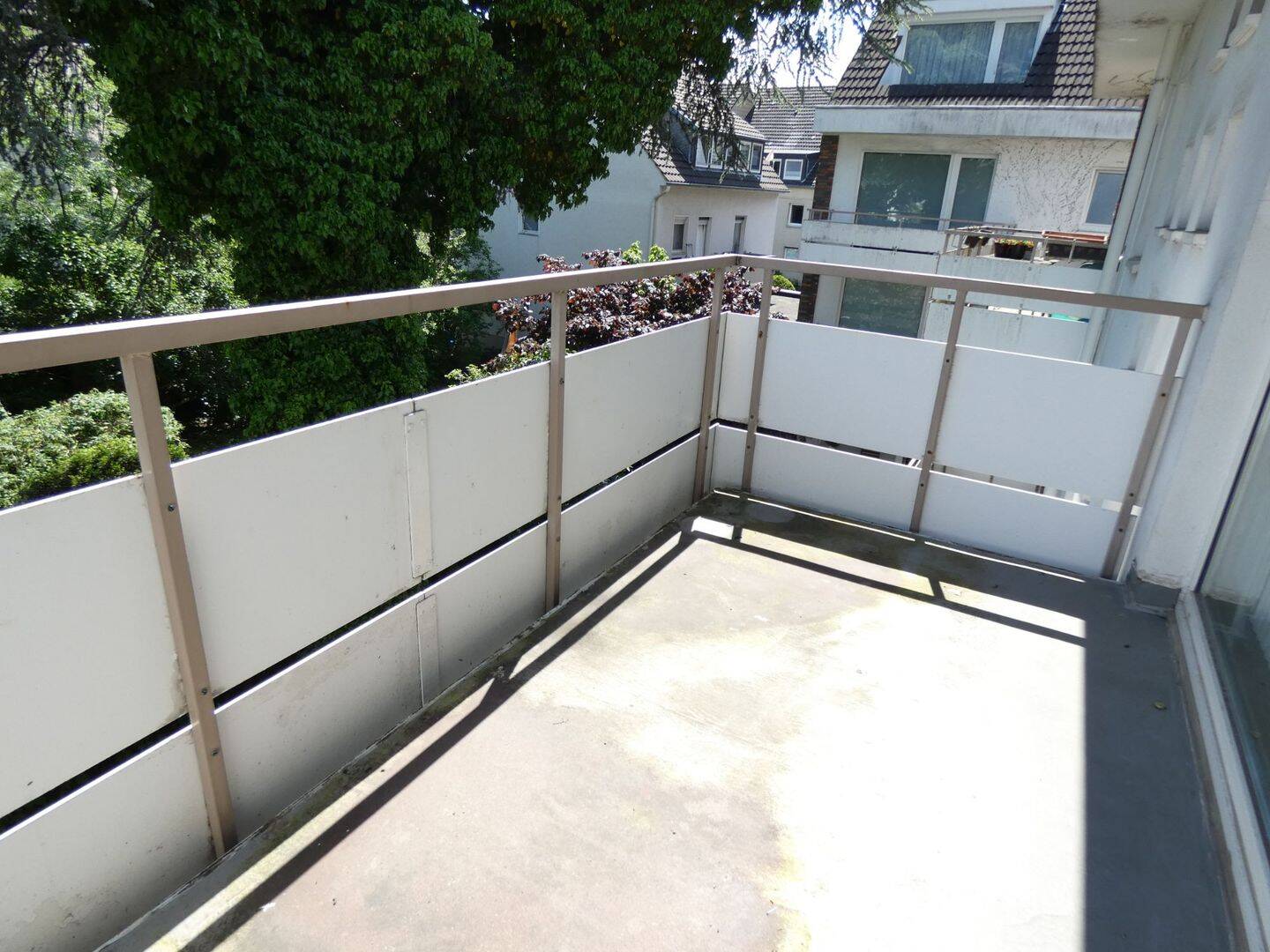 Moderne 4-Zimmer-Maisonettewohnung – Erstbezug nach Komplettsanierung – mit zwei Balkonen, 40470 Düsseldorf (Düsseltal Grafenberg Mörsenbroich Rath)