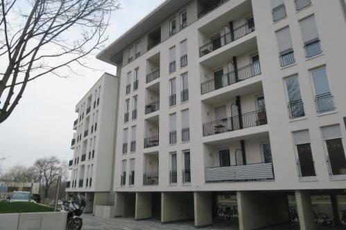 Tolles APARTMENT mit Parkettboden, Bodentiefe Dusche, Einbauküche und Terrasse, 1217 Dresden (Kleinpestitz/Mockritz Leubnitz-Neuostra Räcknitz/Zschertnitz Strehlen Südvorstadt-Ost)