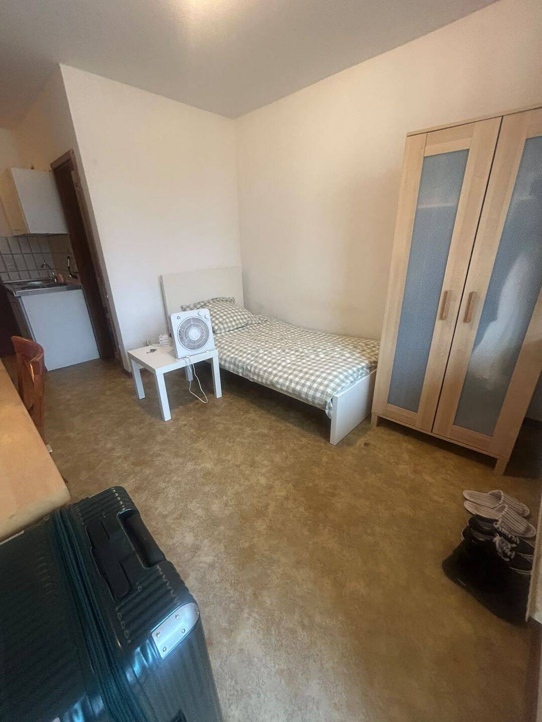 1 Zimmer voll möbliertes Appartement, 19 qm im 2. OG mit, in Toplage in Kaiserslautern zu vermieten., 67655 Kaiserslautern (Innenstadt)