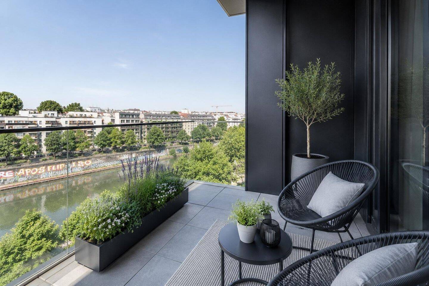 Jeden Tag Spreeblick – Exklusive 2-Zimmer-Wohnung mit Loggia & Tiefgaragenstellplatz, 10555 Berlin (Mitte Hansaviertel Moabit Tiergarten)