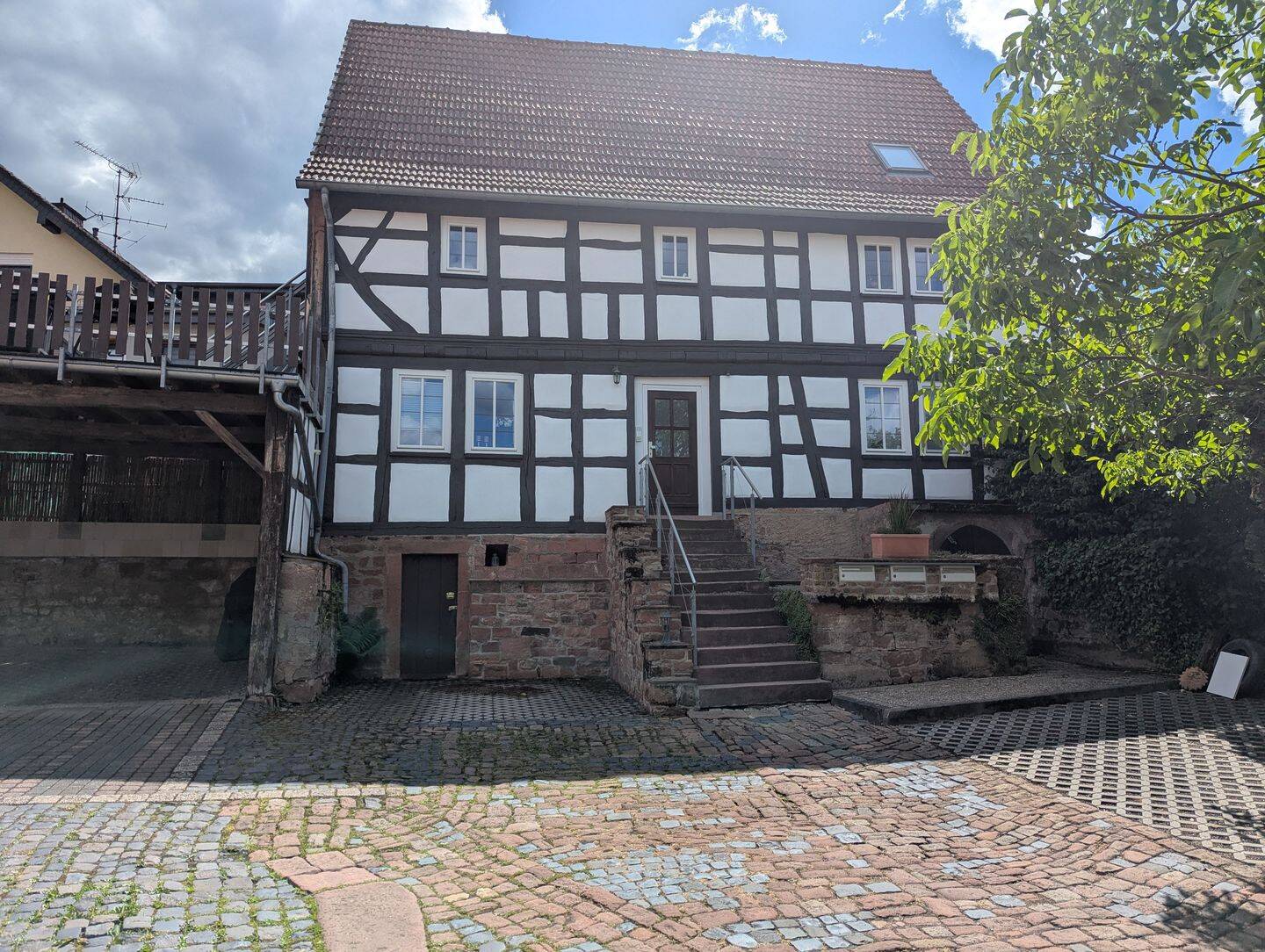 Einzigartige Maisonette-Wohnung in idyllischer Lage von Linsengericht-Eidengesäß, 63589 Linsengericht