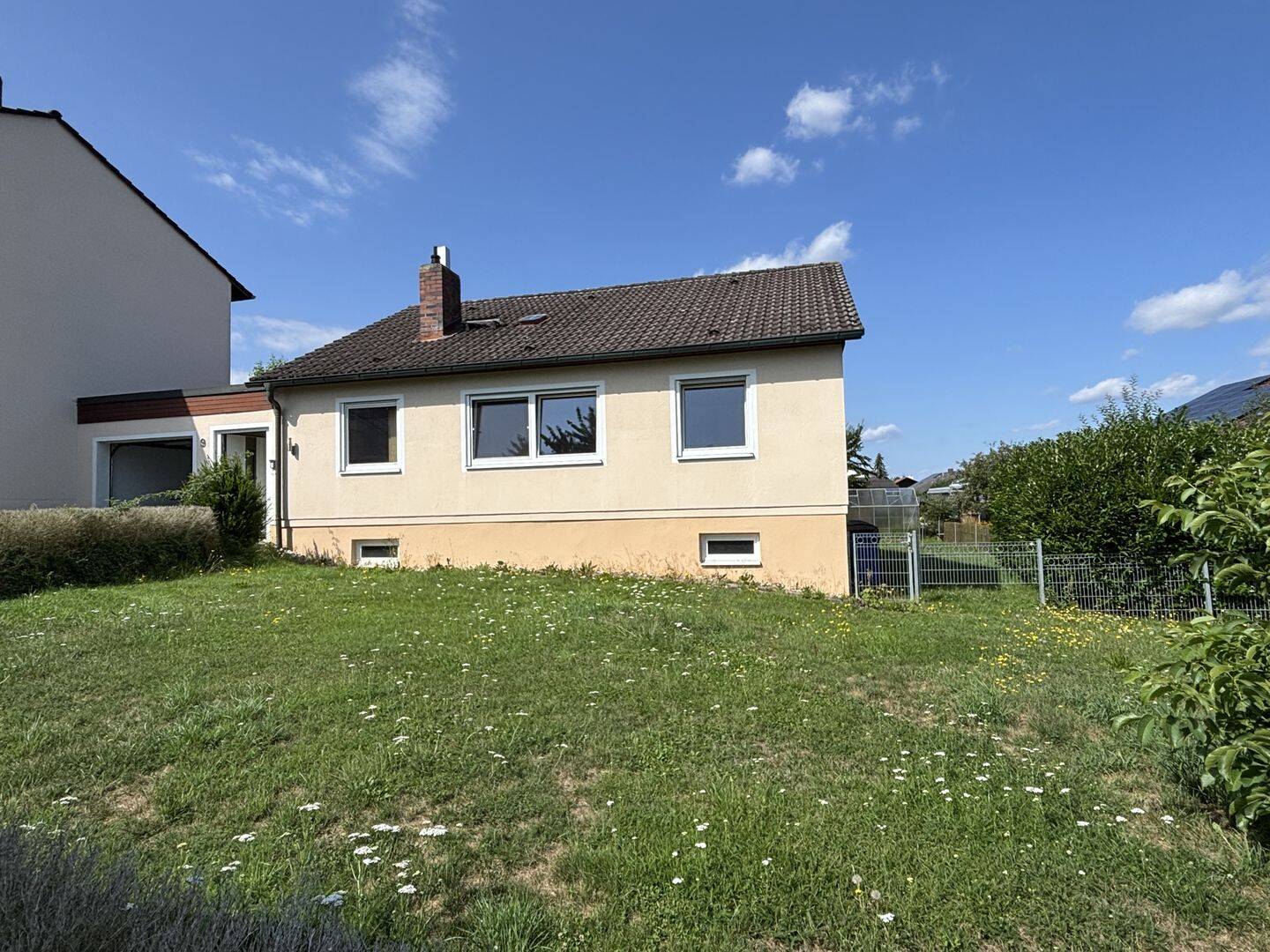 Bezugsfreier Bungalow mit großen Garten in Bestlage von Reisbach, 94419 Reisbach