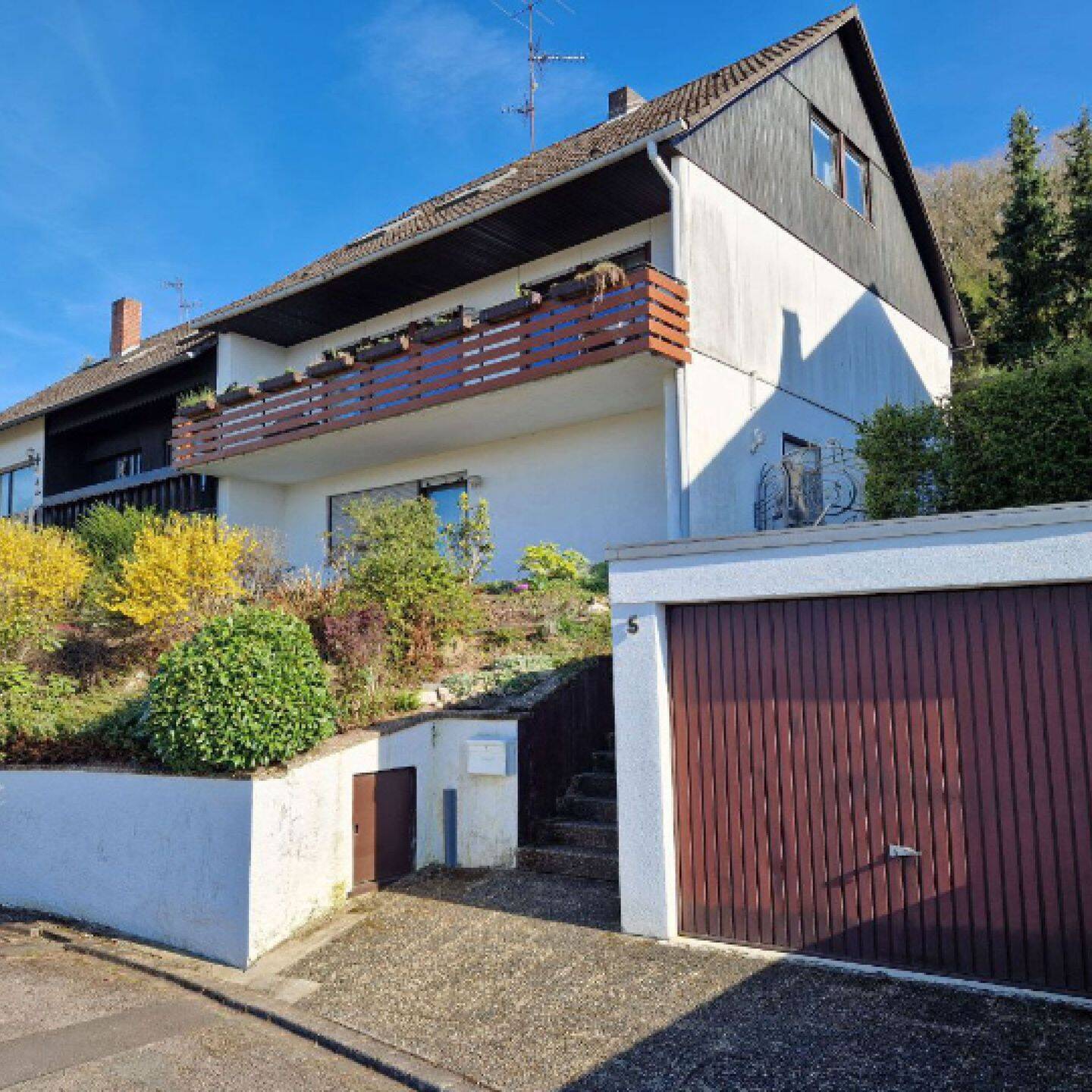 Einfamilien-Haus mit Einliegerwohnung “Sanierungsprojekt” in Top Lage in Konz/Oberemmel, 54329 Konz
