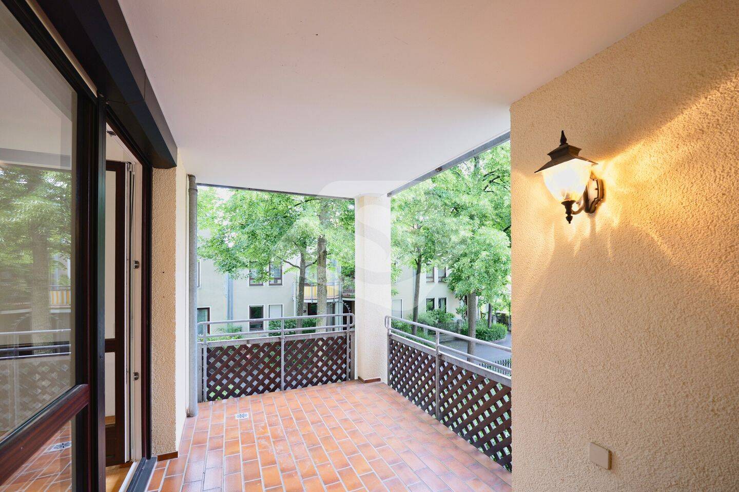 Stilvolle 3-Zimmer-Wohnung mit großer Loggia & ruhigem Wohnambiente, 79115 Freiburg im Breisgau