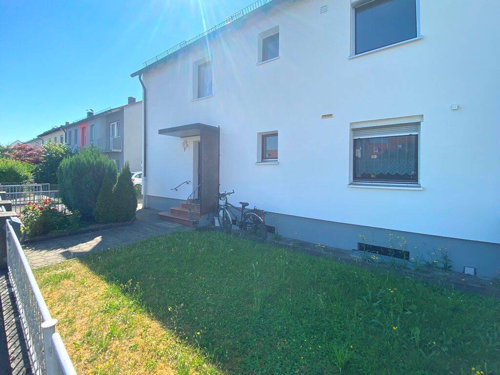 Neu-Ulm: Modernisiertes Mehrfamilienhaus (DHH)  mit idyllischem Garten in Donau-Nähe, 89231 Neu-Ulm