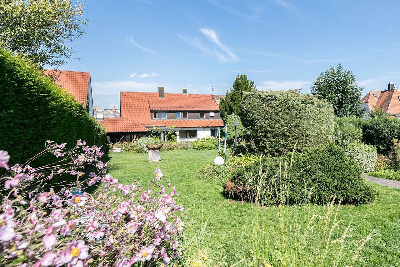 Ein Zuhause mit Charakter: Großzügiges Wohnen in Toplage mit traumhaftem Garten, 89155 Erbach